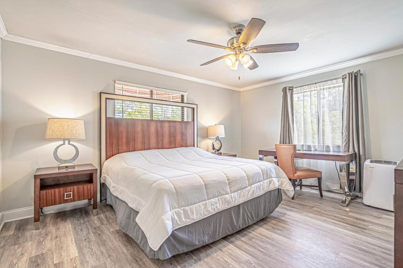 マートルビーチ Serendipity Bed & Breakfast エクステリア 写真